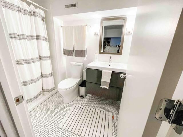 Modern With Pool Table & Lounge * Westport